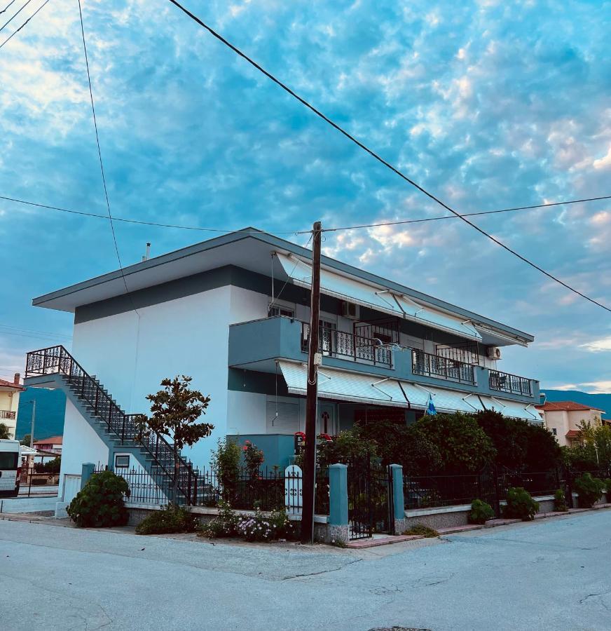 Atlantis Apartments Nea Vrasna Bagian luar foto
