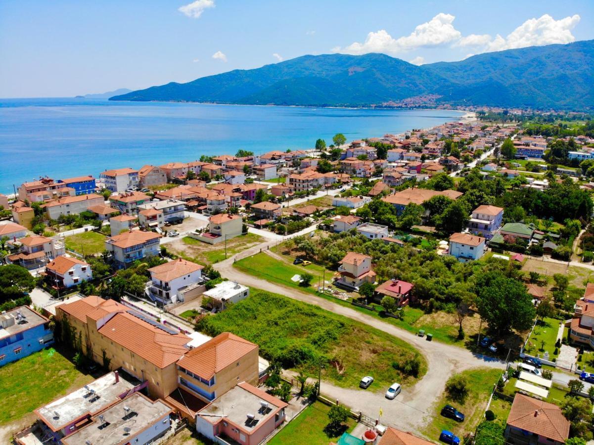 Atlantis Apartments Nea Vrasna Bagian luar foto