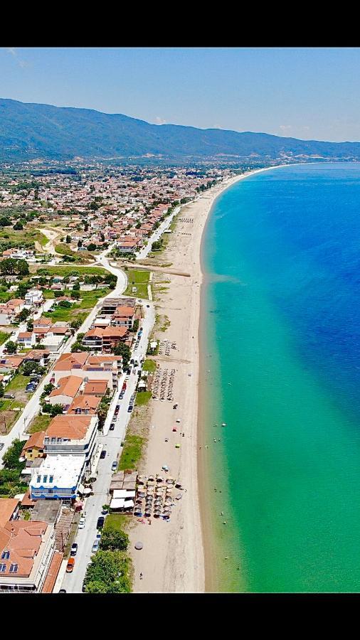 Atlantis Apartments Nea Vrasna Bagian luar foto