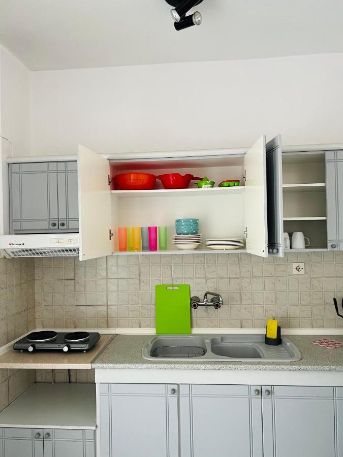 Atlantis Apartments Nea Vrasna Bagian luar foto