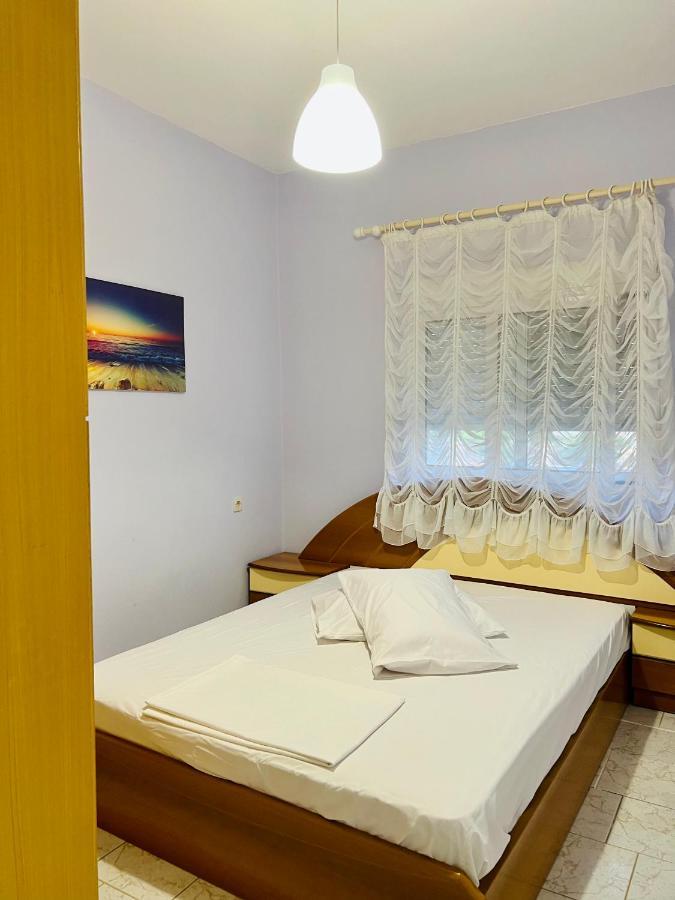 Atlantis Apartments Nea Vrasna Bagian luar foto